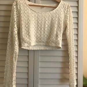 Long sleeve lace cropped shirt// FOREVER 21